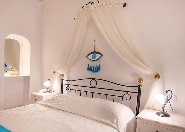 Reverie Santorini 4*