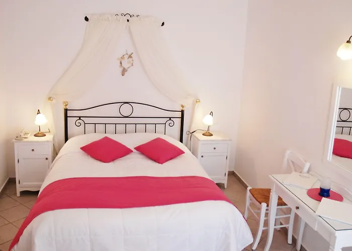 Reverie Santorini Firostefani