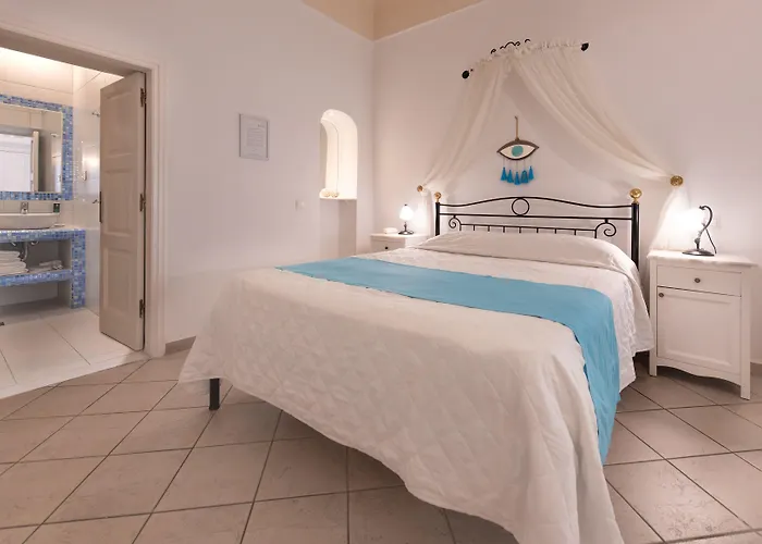 Reverie Santorini 4*