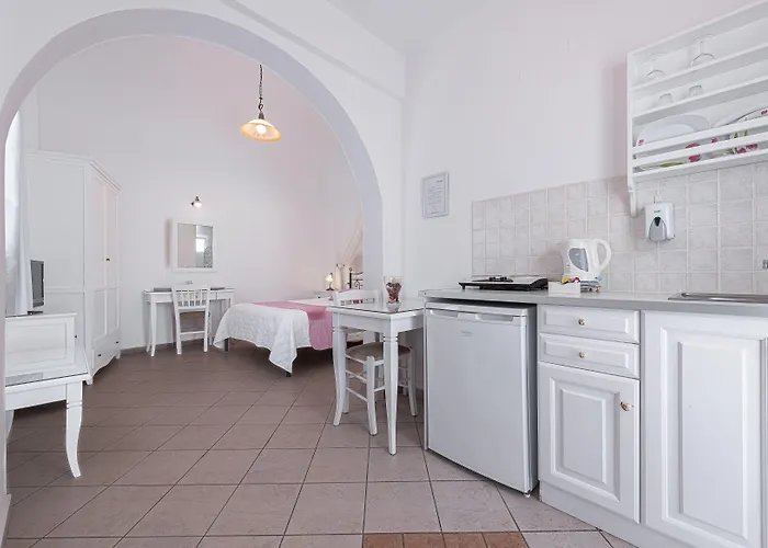 Reverie Santorini 4*