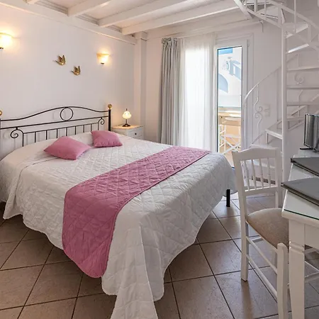 Reverie Santorini 3*