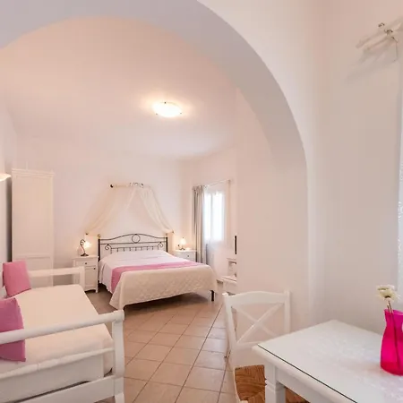 Reverie Santorini Aparthotel Firostefani