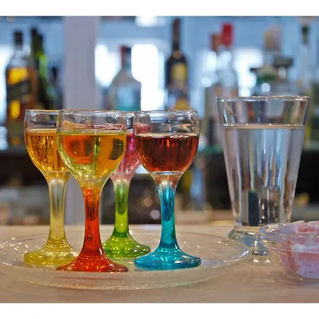 Reverie Santorini Φηροστεφάνι