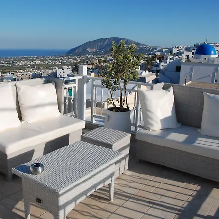 Ξενοδοχείο με διαμερίσματα Reverie Santorini 4*