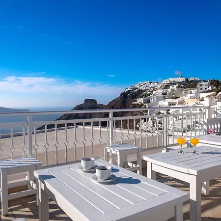 Ξενοδοχείο με διαμερίσματα Reverie Santorini 4*