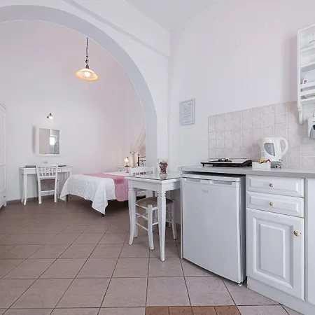 Reverie Santorini 4*