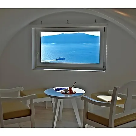 Reverie Santorini 4*