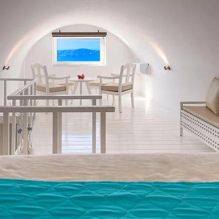 Reverie Santorini 아파트호텔 피로스테파니