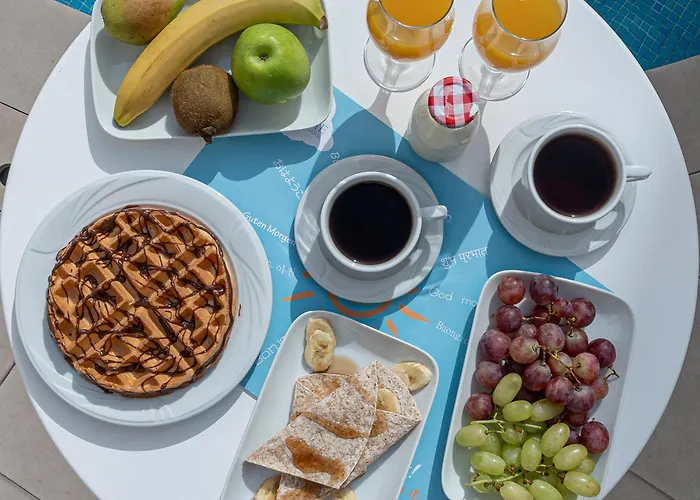 アパートホテル レヴリー サントリーニ フィロステファニ