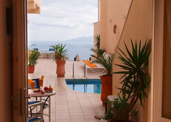 Reverie Santorini Apartahotel Firostefani