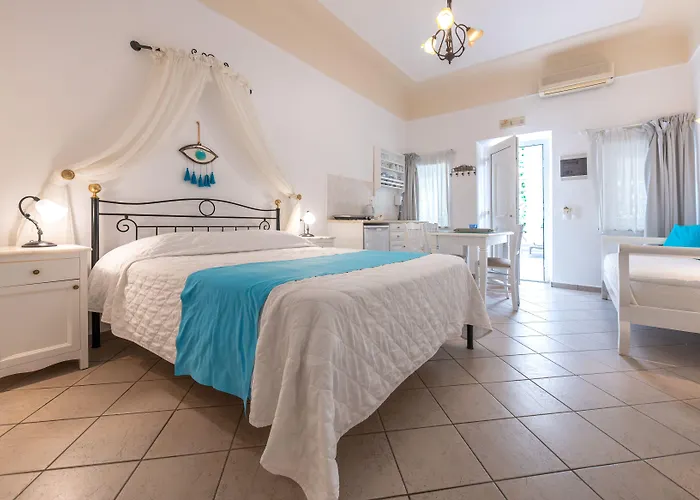 Reverie Santorini Apartahotel 4*