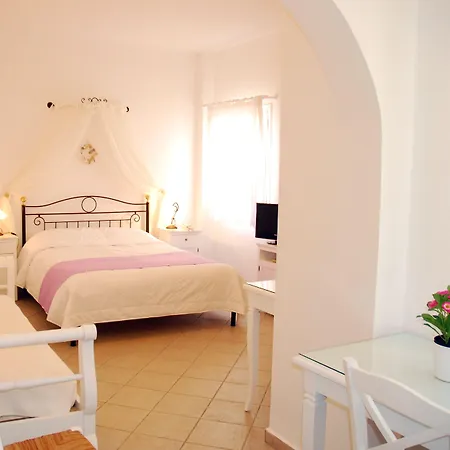 Reverie Santorini 4* Firostefani