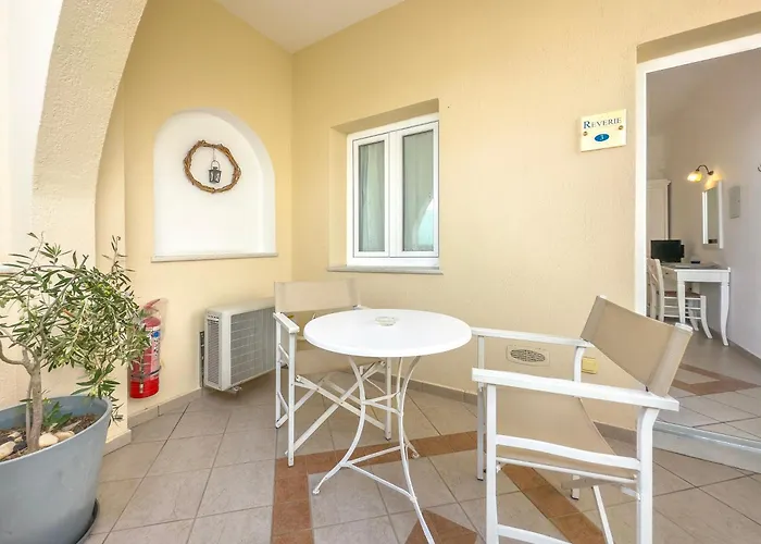 Reverie Santorini Apartmanhotel