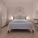 ريفيريا سانتوريني فِروستيفاني
