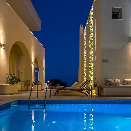 Reverie Santorini Lägenhetshotell 4*