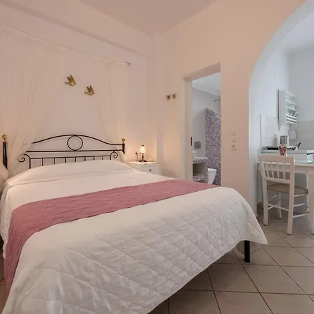 Reverie Santorini 4* Firostefani