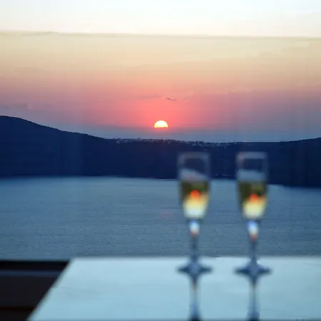 Reverie Santorini Lägenhetshotell Firostefani