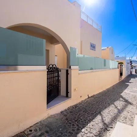 Reverie Santorini Lägenhetshotell 4*